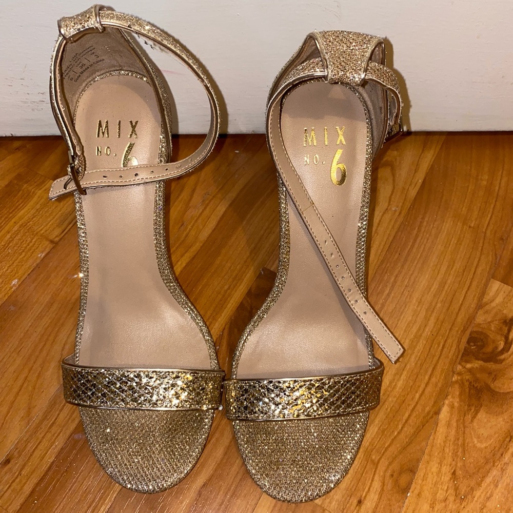 Mix No. 9 Sparkle Glitter Gold Heels Size 6